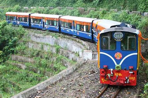 Darjeeling Himalayan Railway | UNESCO warned Darjeeling Himalayan Railway about the renovation ...