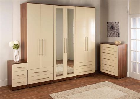 30 Photos Wall Wardrobes