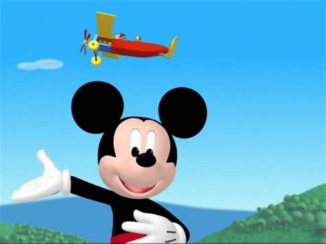 Watch: Doing 15 loop the loops in an airplane | Mickey Mouse Clubhouse