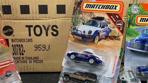 Lamley Unboxing: Matchbox 2019 B Case - YouTube