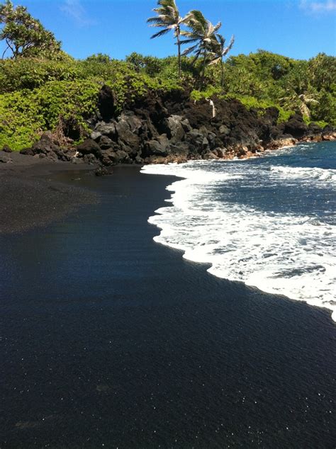 Black Sand Beach, Maui Would love to see it again! | Океанские волны, Волны