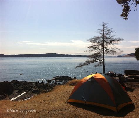 San Juan Islands, kayaking and camping - White Gunpowder