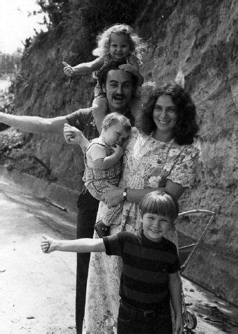 River Phoenix, i'm in love with this photo - young with parents and two siblings | River and ...