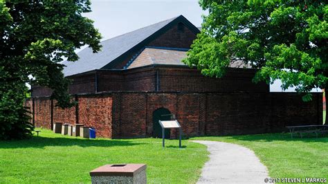 Fort McHenry National Monument and Historic Shrine | SEA WALL TRAIL