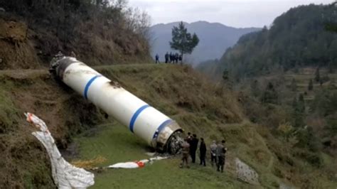 China Tests New Booster Parachute System