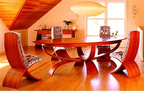 How to decorate a round kitchen table