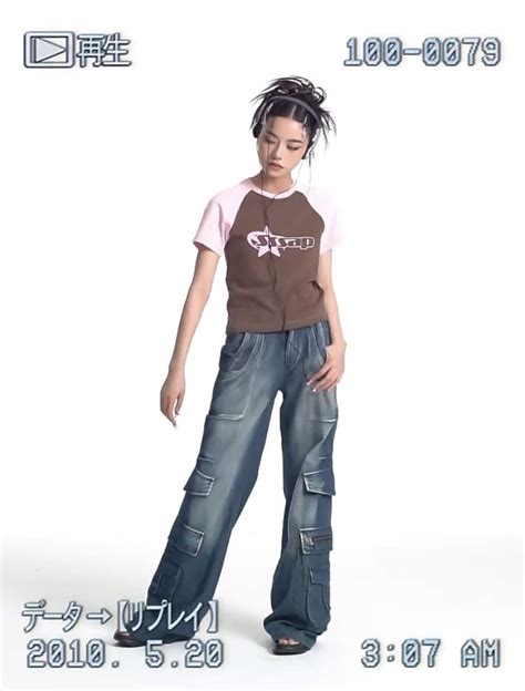 Y2k grunge graphic tee | 2000s japanese fashion, Japan fashion, Harajuku fashion