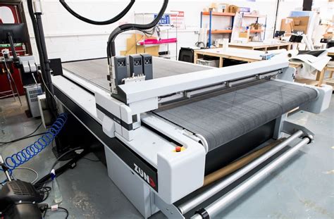 2017 Zund G3 L-3200 Digital Cutter / Cutting Table Used machines - Exapro