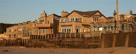 The Waves Oceanfront Lodging in Cannon Beach, Oregon