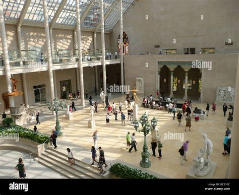 Interior of Metropolitan Museum of Art Stock Photo - Alamy