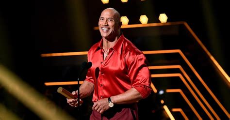 Dwayne 'The Rock' Johnson Has Hilarious Take on Joe Burrow's Turtleneck ...