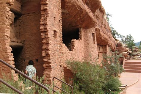 Manitou Cliff Dwellings: Visiting Colorado’s Historic Museum & Preserve