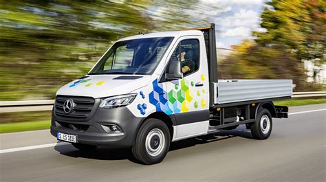 Charged EVs | Mercedes-Benz announces plans for its new eSprinter ...