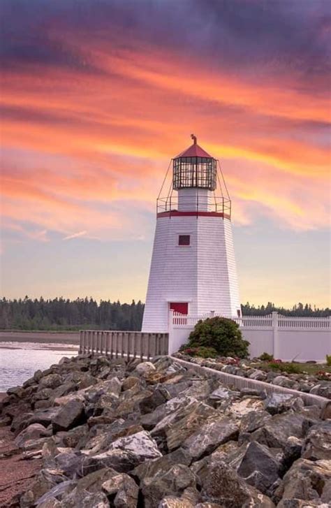 Pendlebury Lighthouse, St. Andrews, New Brunswick. | Lighthouse, Beautiful places, Summer travel