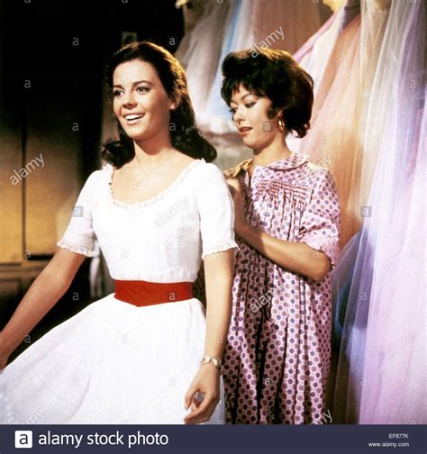 NATALIE WOOD & RITA MORENO WEST SIDE STORY (1961 Stock Photo, Royalty Free Image: 78242631 - Alamy