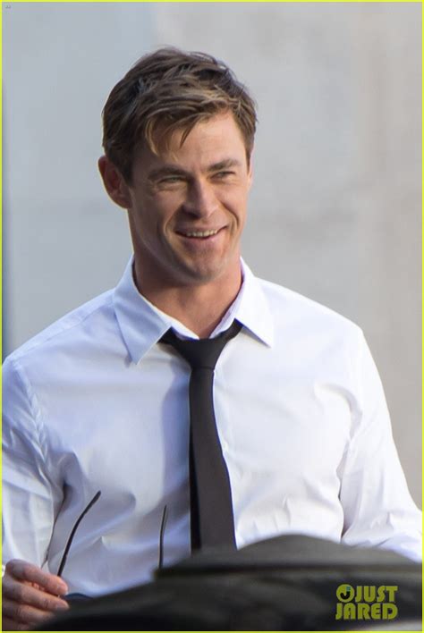 Photo: chris hemsworth films men in black 4 10 | Photo 4111621 | Just Jared: Entertainment News