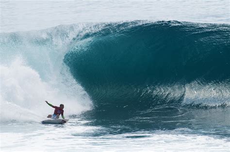 10 best surfing Spot in Indonesia