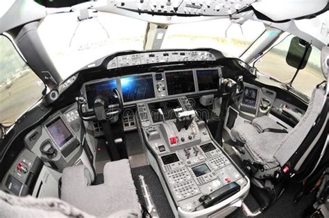 Cockpit of a Boeing 787 Dreamliner at Singapore Airshow 2012 Editorial ...