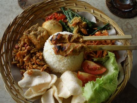 10 Inspirasi Sajian Lauk Pelengkap untuk Nasi Campur Bali | ResepKoki