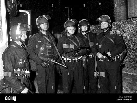 British Crime - Civil Disturbance - The Broadwater Farm Riots - London - 1985 Stock Photo - Alamy