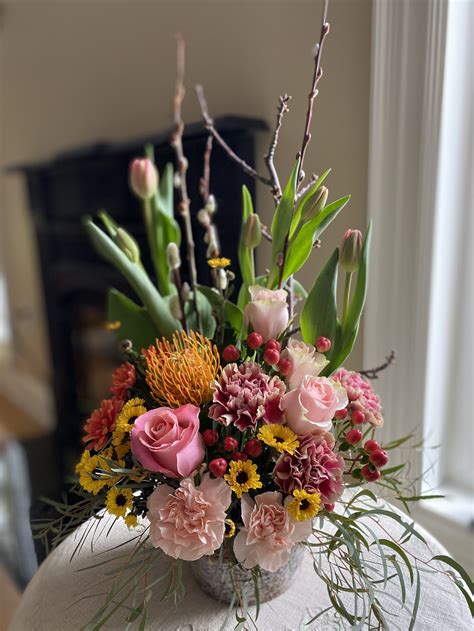 Vertical Arrangement with Seasonal Flowers - Best Selling — Designer's ...