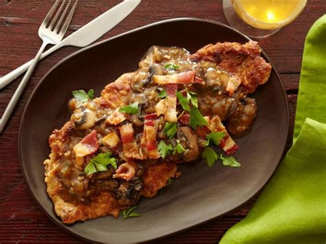 Jaeger Schnitzel | Recipe | Schnitzel recipes, Jaeger schnitzel, Food