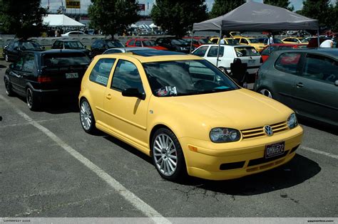 Volkswagen Golf Yellow - reviews, prices, ratings with various photos