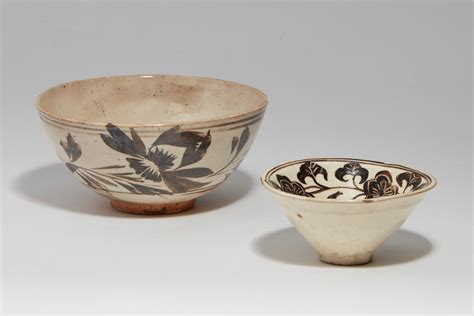 Lot - Two Korean glazed ceramic bowls