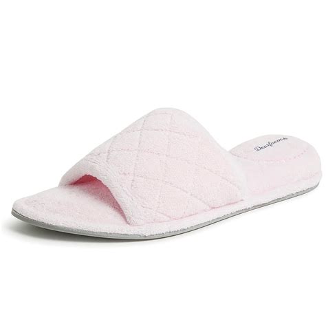 Amazon's Secret Sale on Dearfoams Slippers Will Save You Big Time