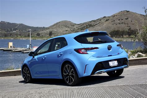 Toyota Corolla Hatchback Hybrid Photos and Specs. Photo: Toyota Corolla Hatchback Hybrid best ...