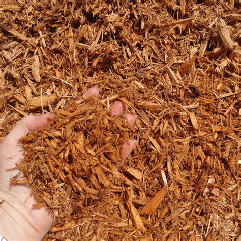 Shredded Cedar Mulch | Cedar Mulch in Ottawa | Coloured Cedar Mulch