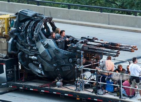 Transformers Live Action Movie Blog (TFLAMB): More of Transformers 4 Gunship Prop Revealed