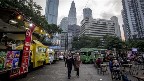 Roadside stalls in KL to be replaced with food trucks by 2020, says ...