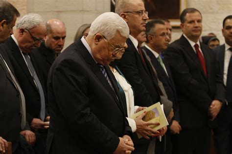 Mahmoud Abbas: I Will Restart Peace Talks If Israel Freezes Settlement Construction - Newsweek