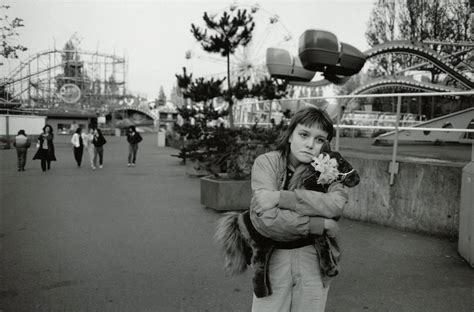 The Remarkable Story Behind Mary Ellen Mark’s Shots of Street Kid Tiny ...