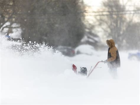 Record-setting Ontario storm drops more than a metre of snow | Toronto Sun