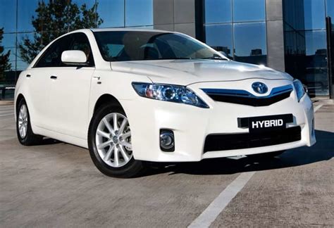 Toyota Camry Hybrid 2010 review | CarsGuide