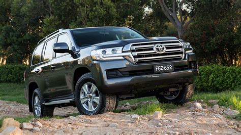 Toyota Land Cruiser 200 Series 2020 pricing and specs detailed - Car ...