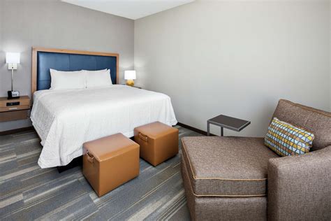 Hampton Inn & Suites San Diego Airport Liberty Station in San Diego: Find Hotel Reviews, Rooms ...