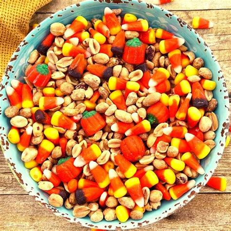 Candy Corn & Peanuts Snack Mix