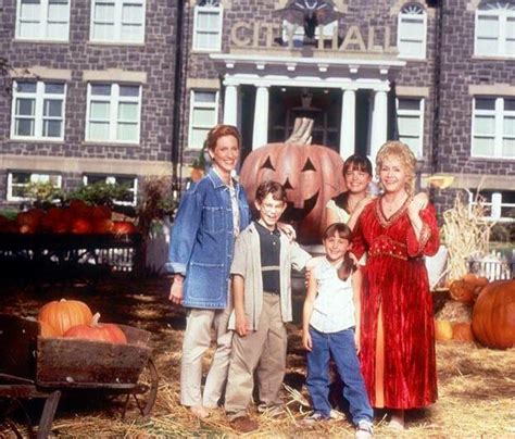 [TOTW] Halloweentown (1998) : r/nostalgia