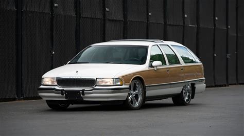 1992 Buick Roadmaster Estate Wagon VIN: 1G4BR8371NW403314 - CLASSIC.COM