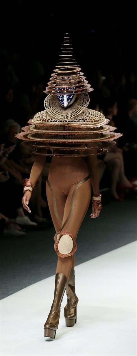 Runways seem to be filled with Machine-Elf inspired stuff. : r/DMT