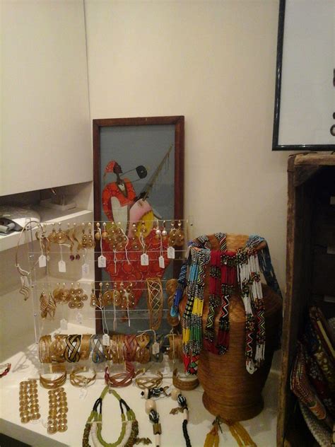 Épinglé par WOLOF ART DESIGN Artisanat d'A sur AFRICAMONTMARTRE EVENEMENT "Un peu d'Afrique à ...