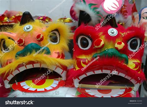 Two Traditional Chinese Dragon Masks Foto de stock 432499 | Shutterstock