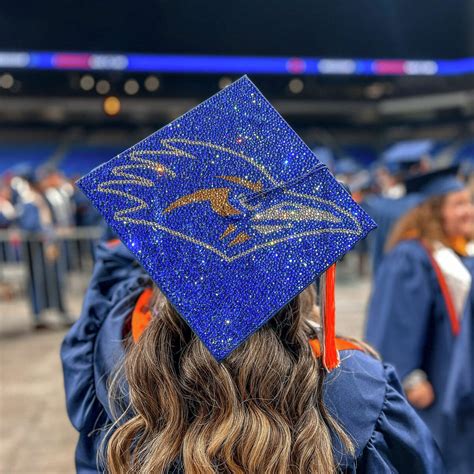 Nearly 3,000 UTSA students graduate in December commencement