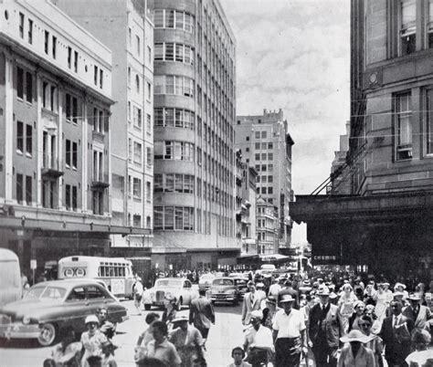 A bustling Market Street, Sydney CBD, 1950s. : sydney