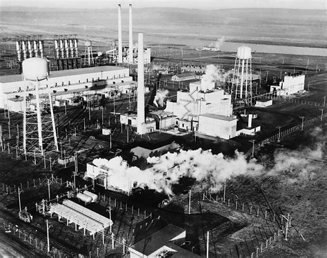 Manhattan Project Scientists - WorldAtlas.com