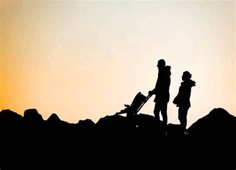 People Silhouette At Sunset In Nature Young Natural Sunset Vector ...