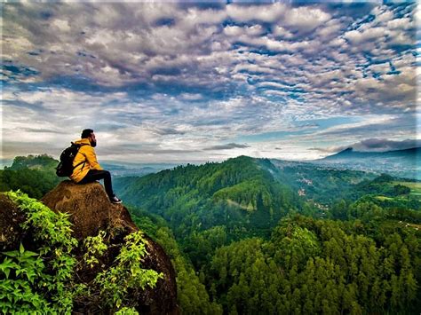 Penuh Takjub di Tebing Keraton Bandung | Indonesia Traveler